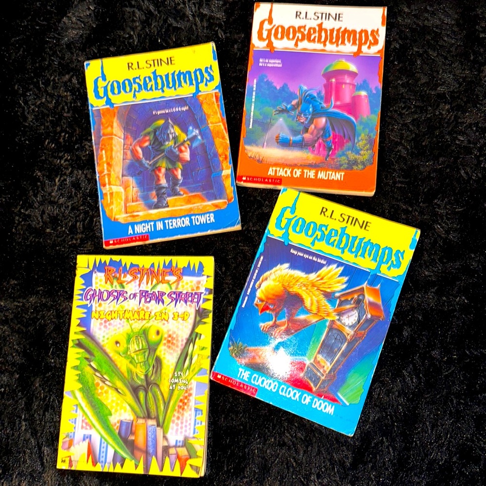 (SOLD) R.L. Stine GOOSEBUMPS Books